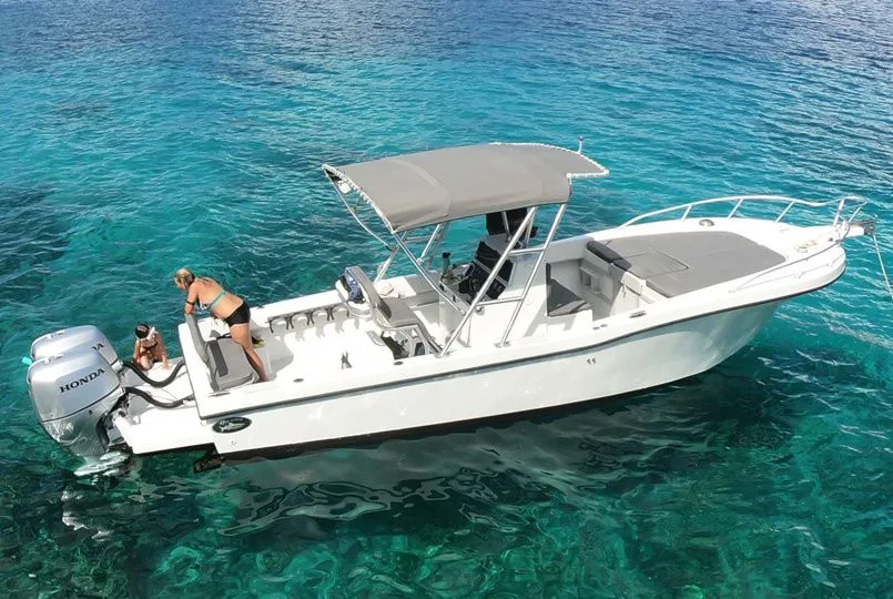 Tortola Kiralık Dusky Technicraft 8.22m