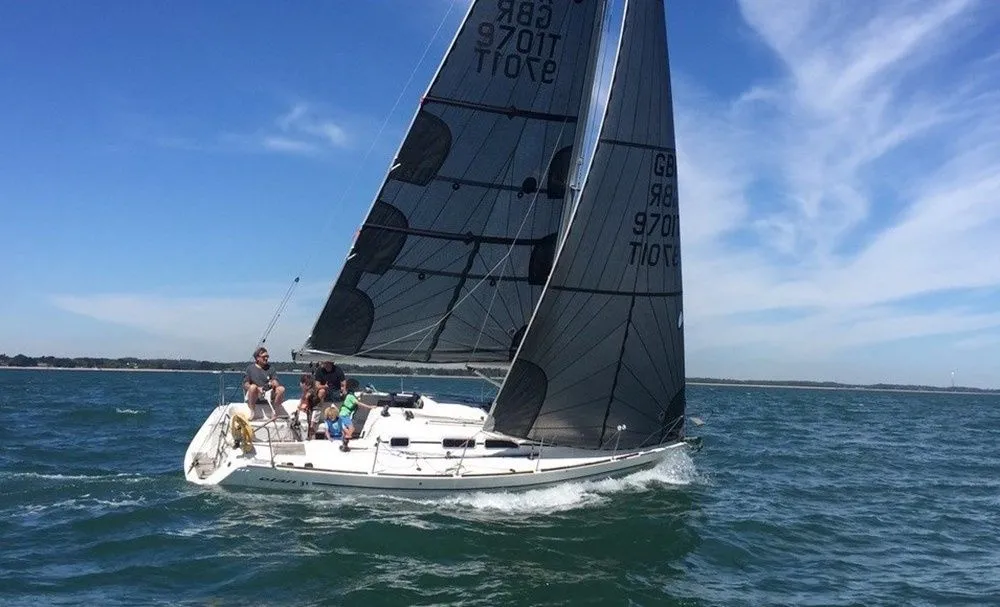 Charter a 9.4m Boat in Southampton