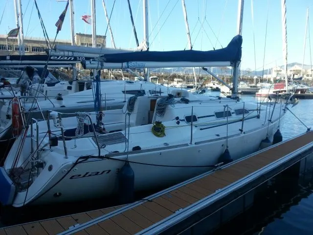 Rent a 9.4m Elan 31 Sailing Yacht in Vigo