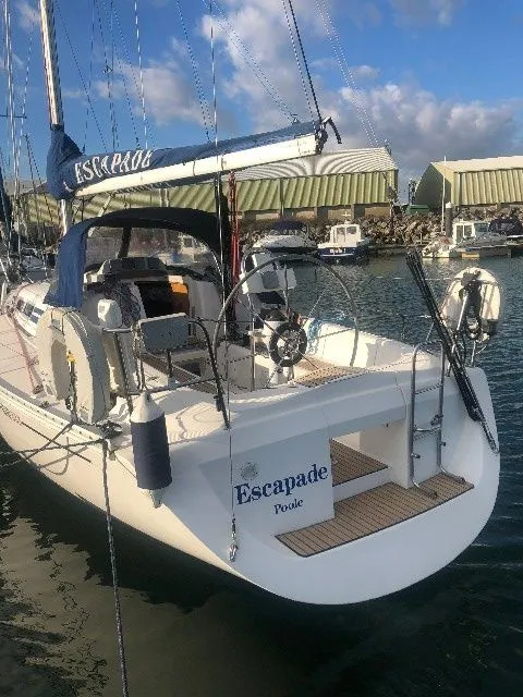 Rent a 10.34m Sailing Yacht in Poole