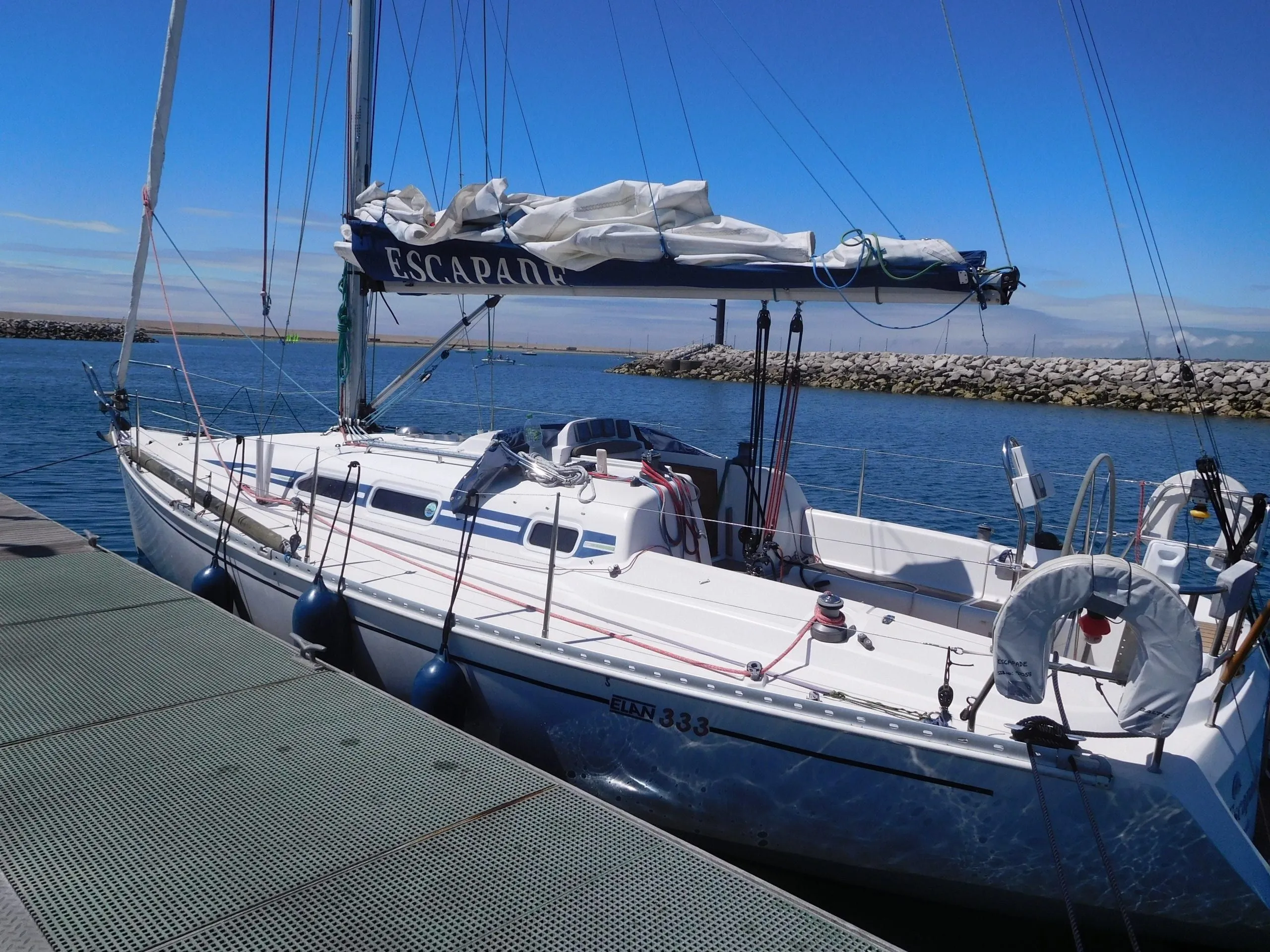Rent a 10.34m Sailing Yacht in Poole
