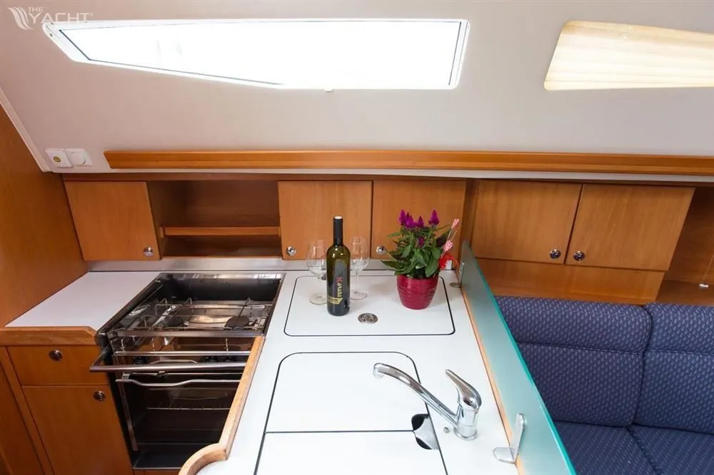 Dodo Charter Boat