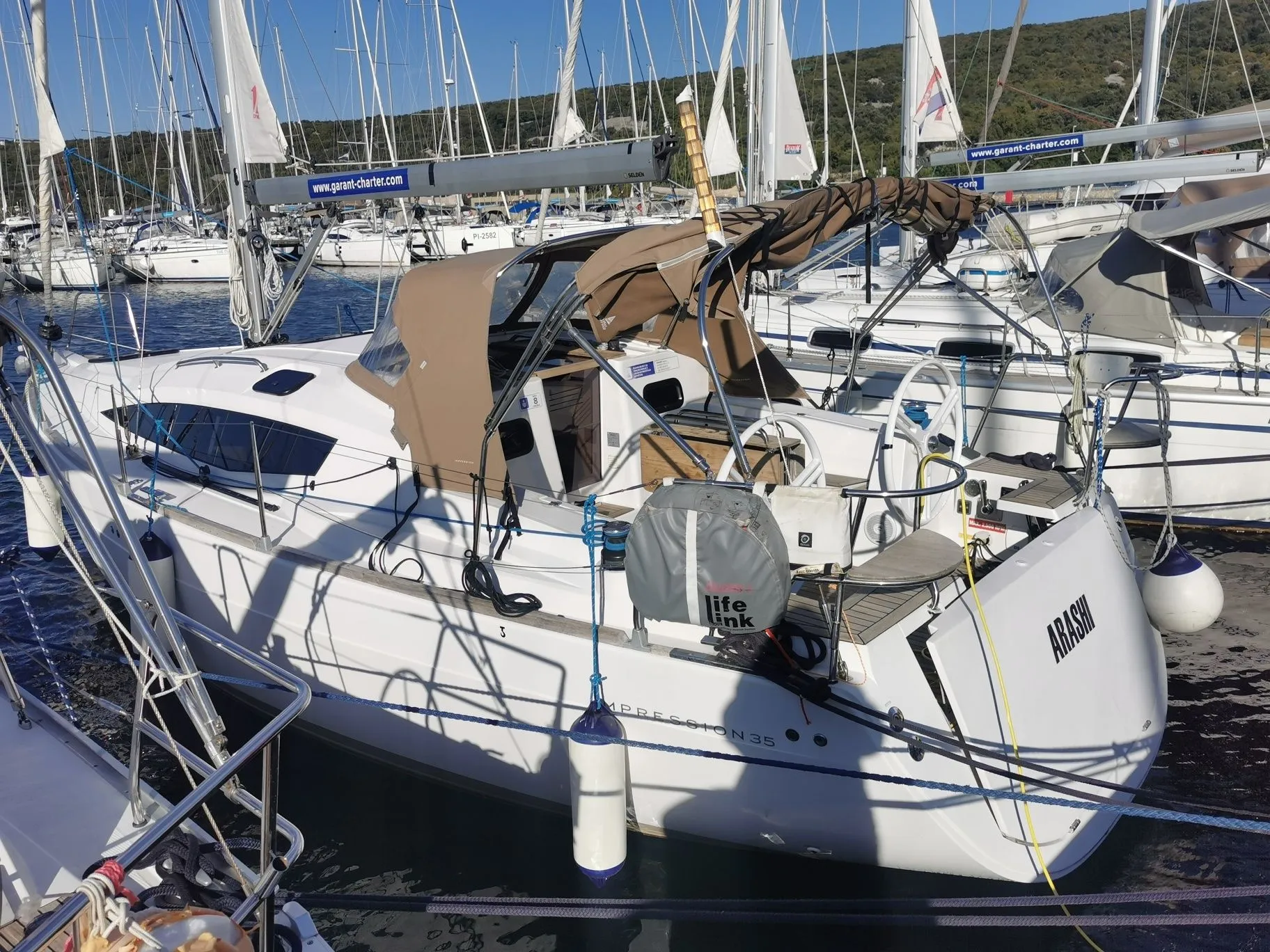 Charter a 10.6m Sailing Yacht in Punat