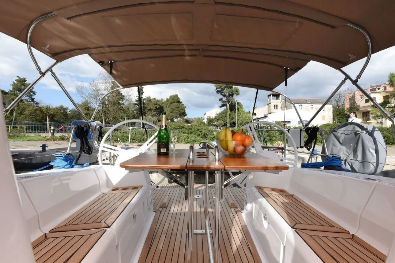 Aurora Charter Boat