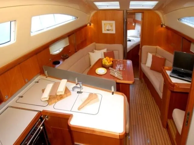 Hera Charter Boat