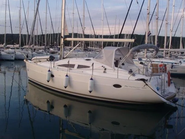 Explore Balatonfured on a 11.55m Rental Sailing Yacht Elan 384 Impression