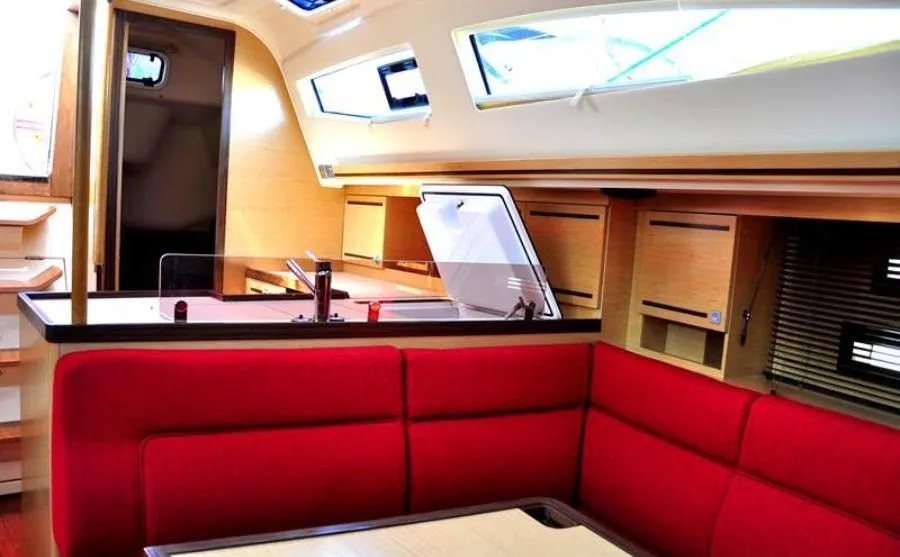 Explore Izola on a 11.9m Rental Sailing Yacht Elan 394