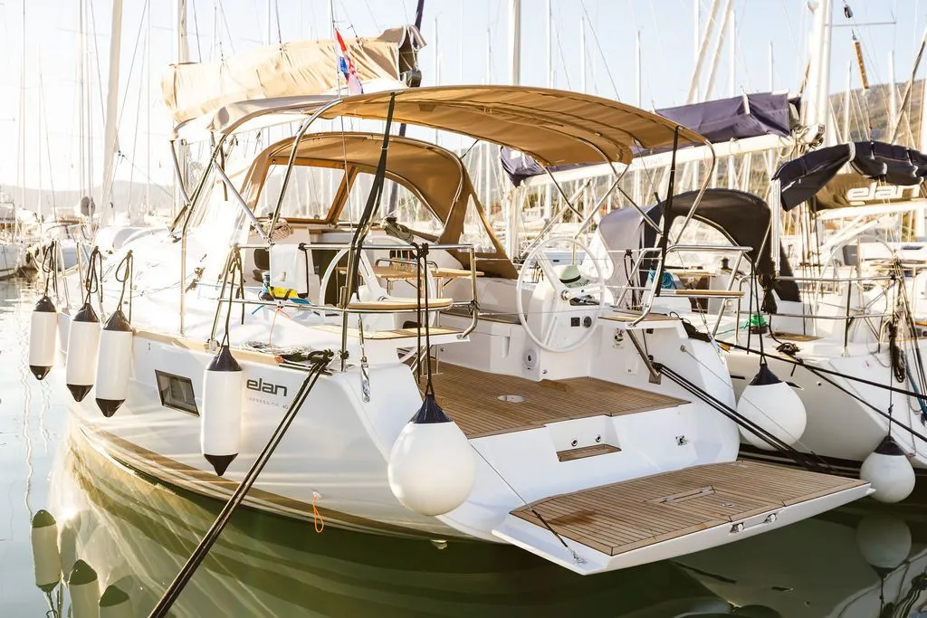 Rent a 11.9m Boat in Kastela