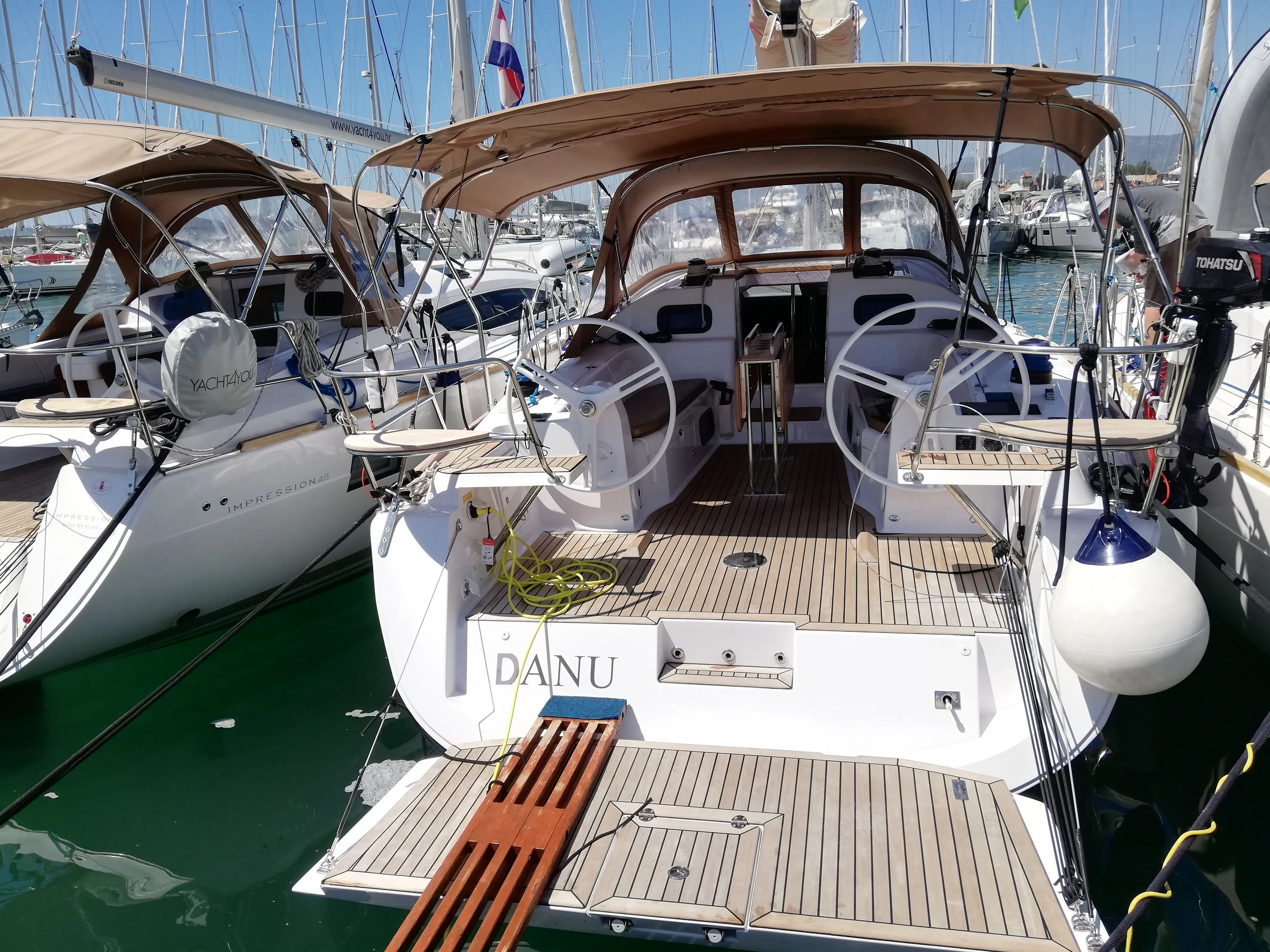 Rent a 11.9m Boat in Kastela