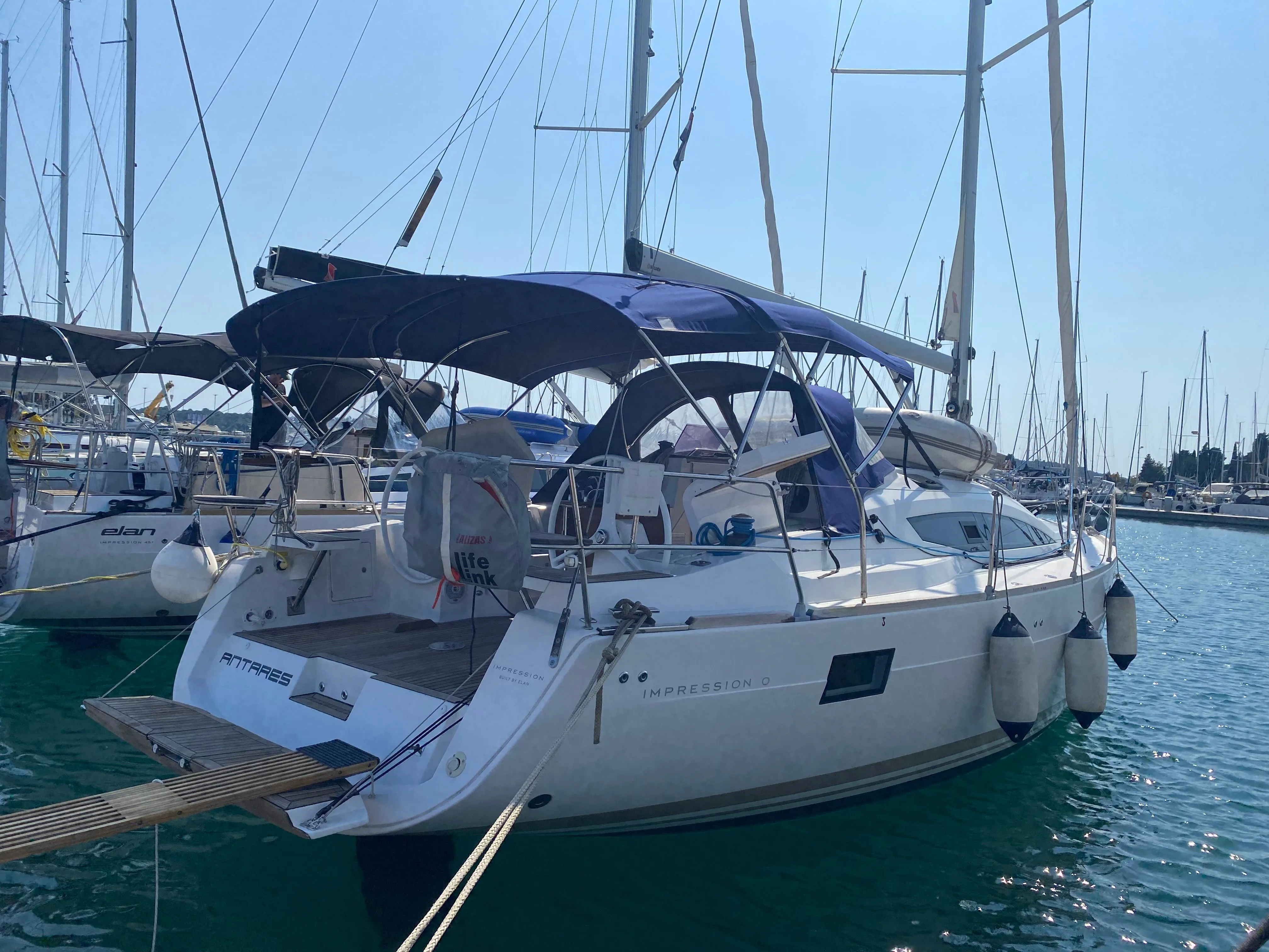 Charter a 11.48m Boat in Pula