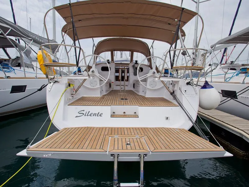 Explore Rabac on a 11.9m Rental Sailing Yacht