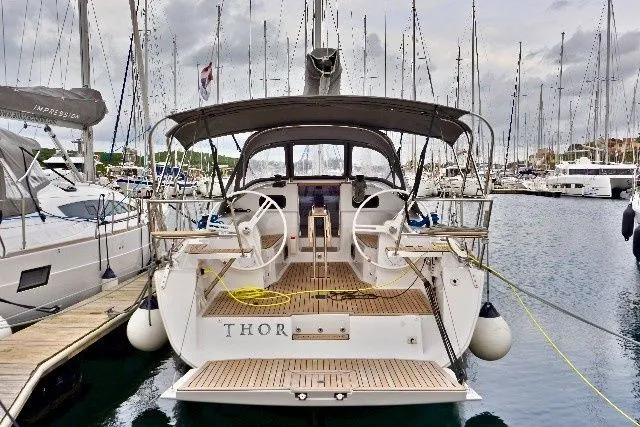 Thor Charterboot - 3