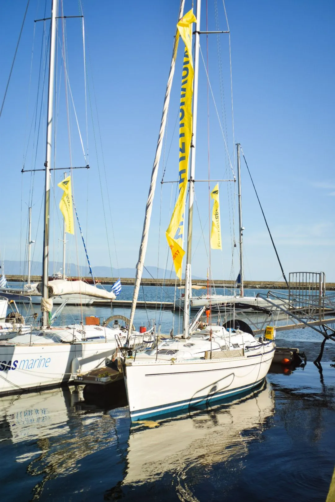 Charter a 12.2m Elan 40 Sailing Yacht in Kavala