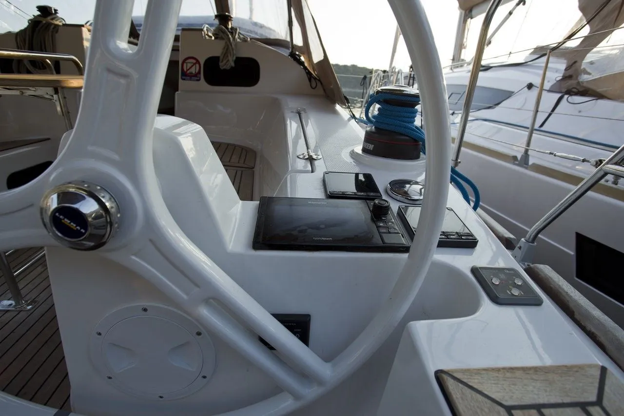 Laali Charter Boat