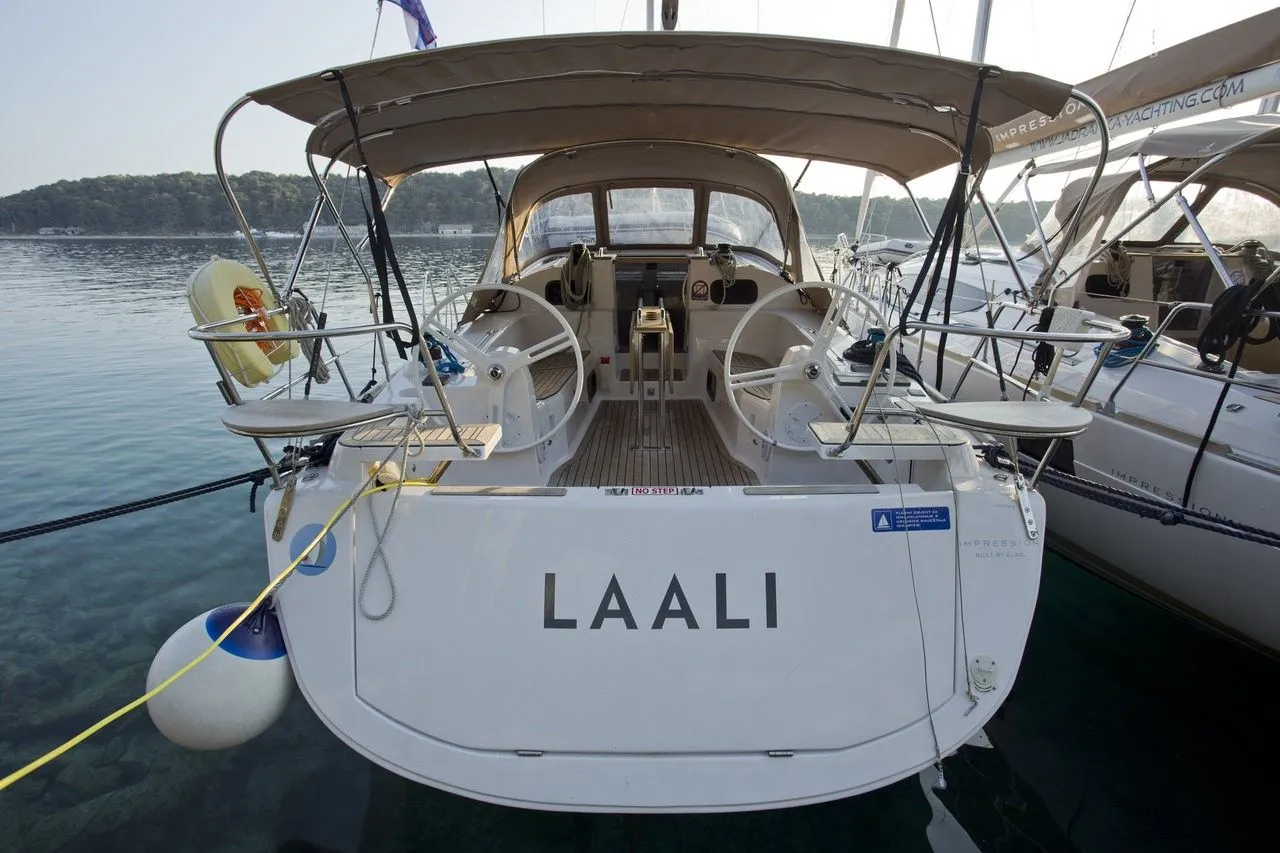 Laali Charter Boat