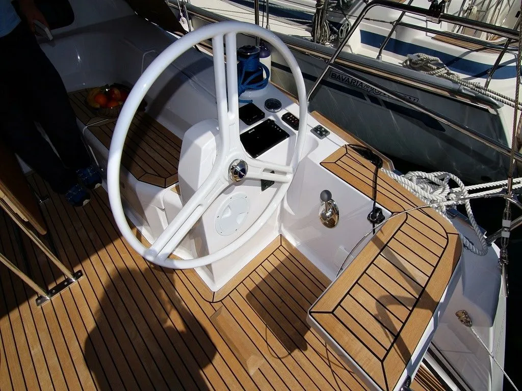 Lyra Charter Boat - 5