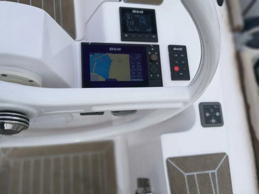 Mona Charterboot - 5