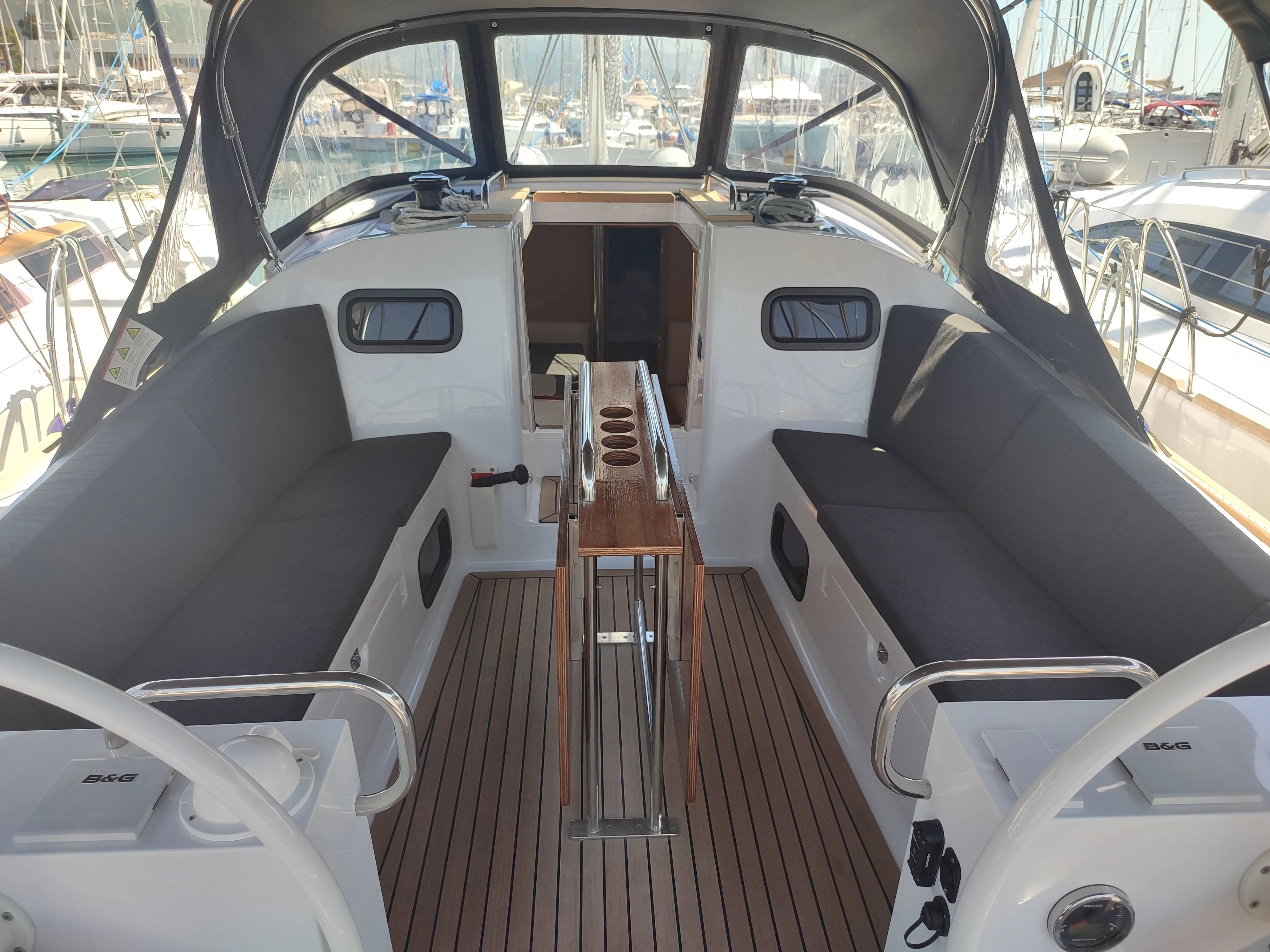 Eliana Charterboot - 5