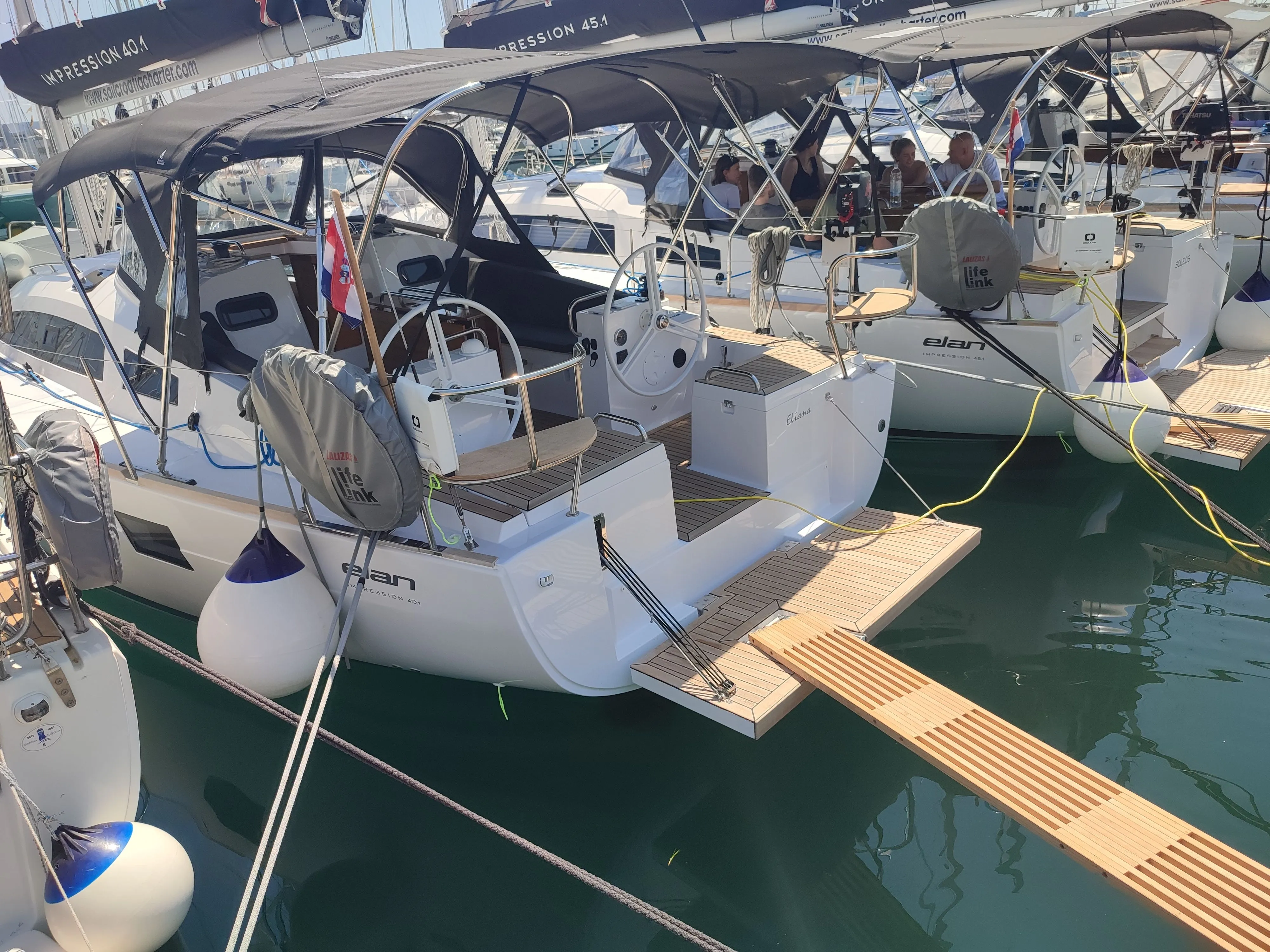 Eliana Charterboot - 3