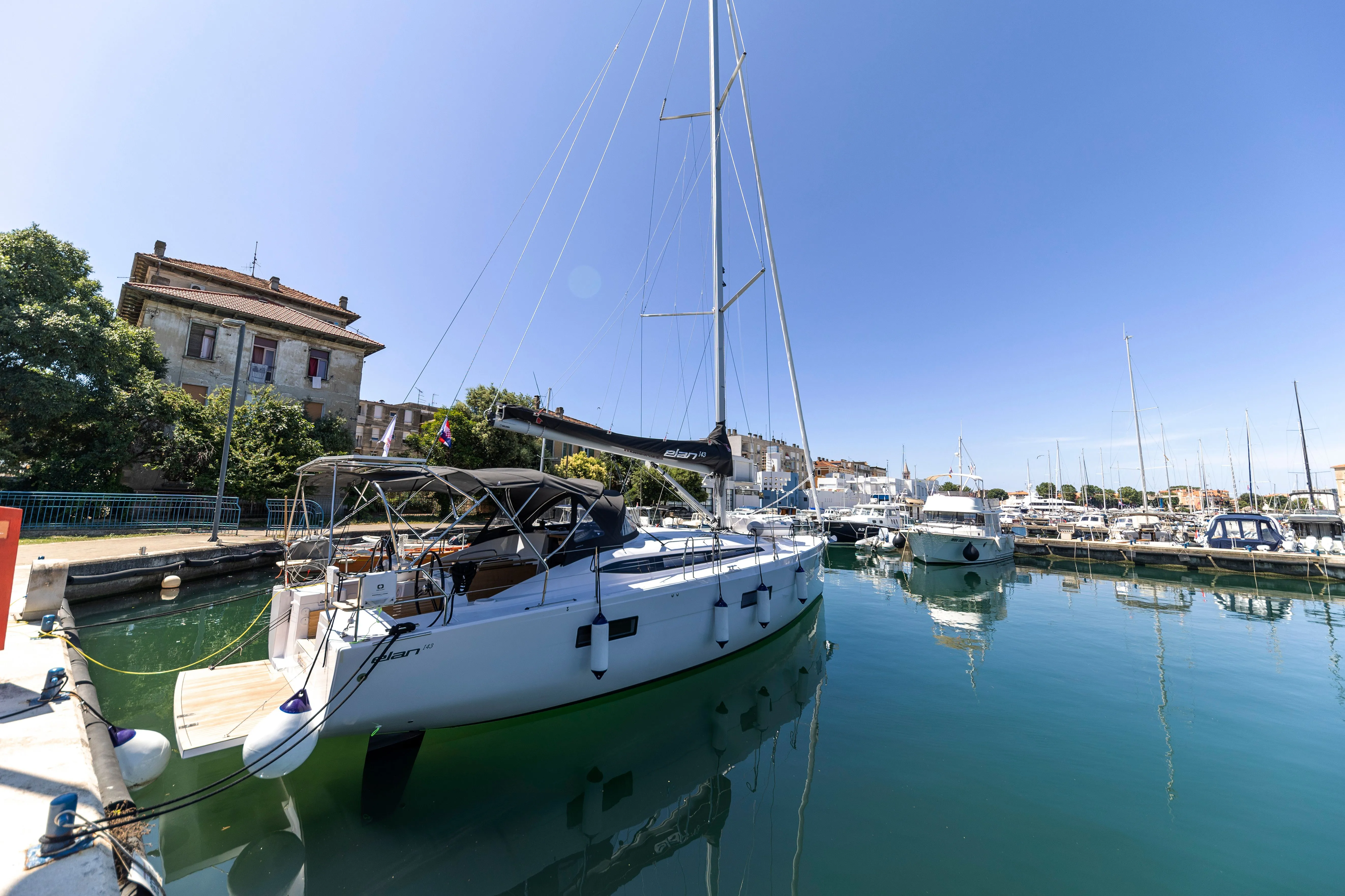 Чартер Vekenega - 3