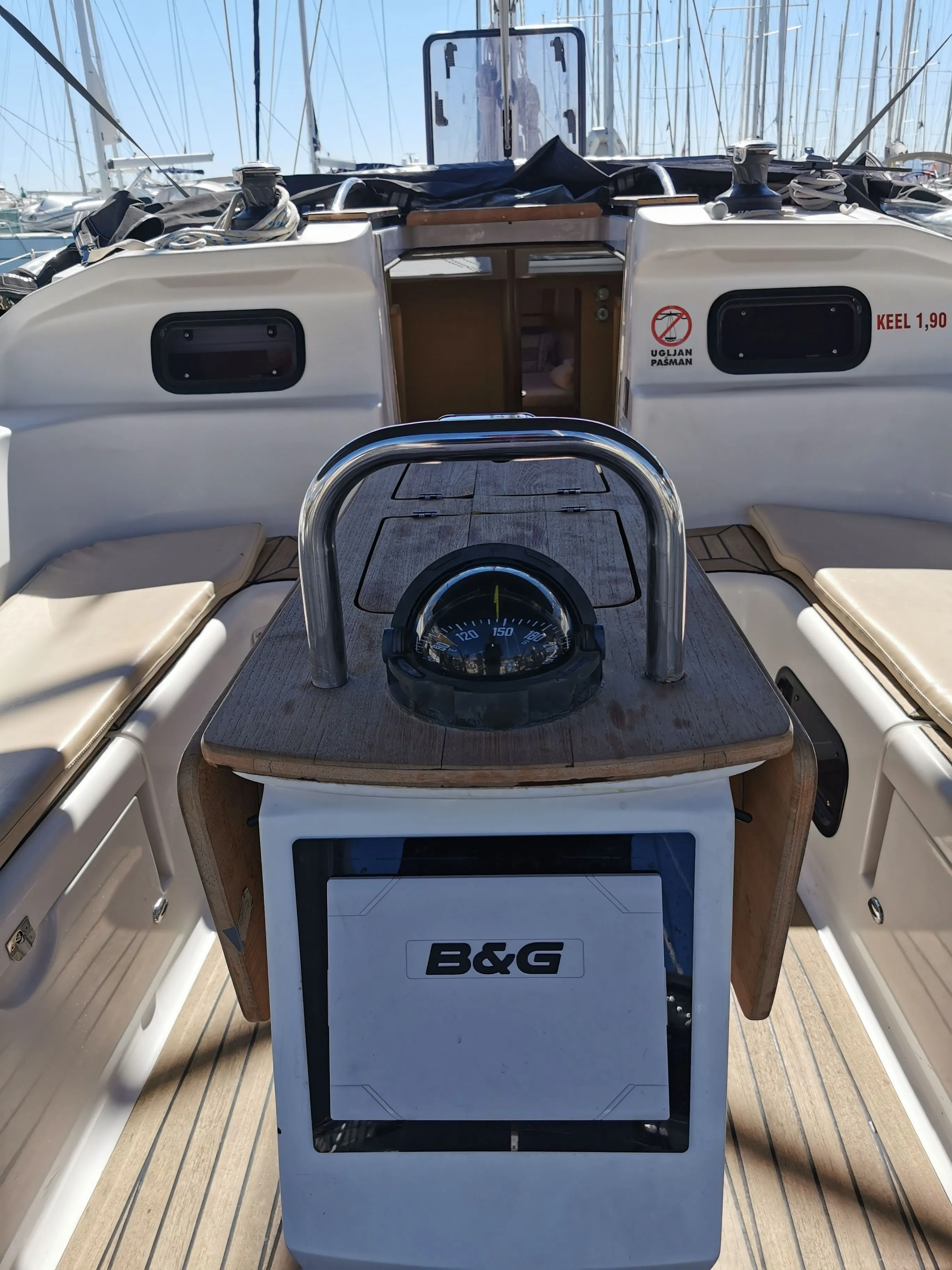 Чартер Živa - 5