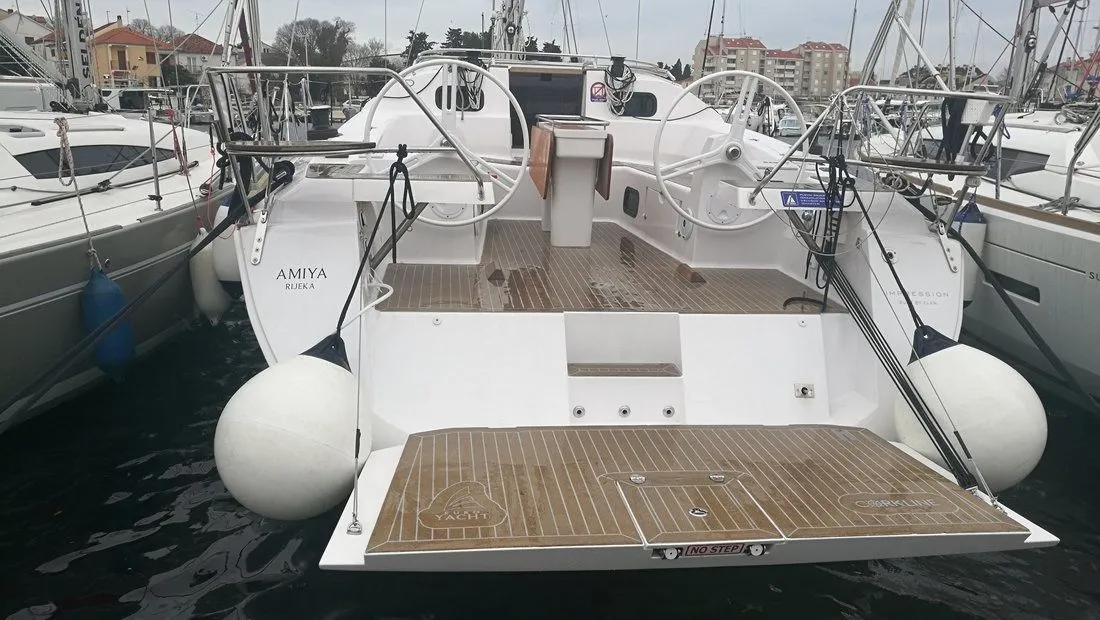 Amiya Charterboot - 3