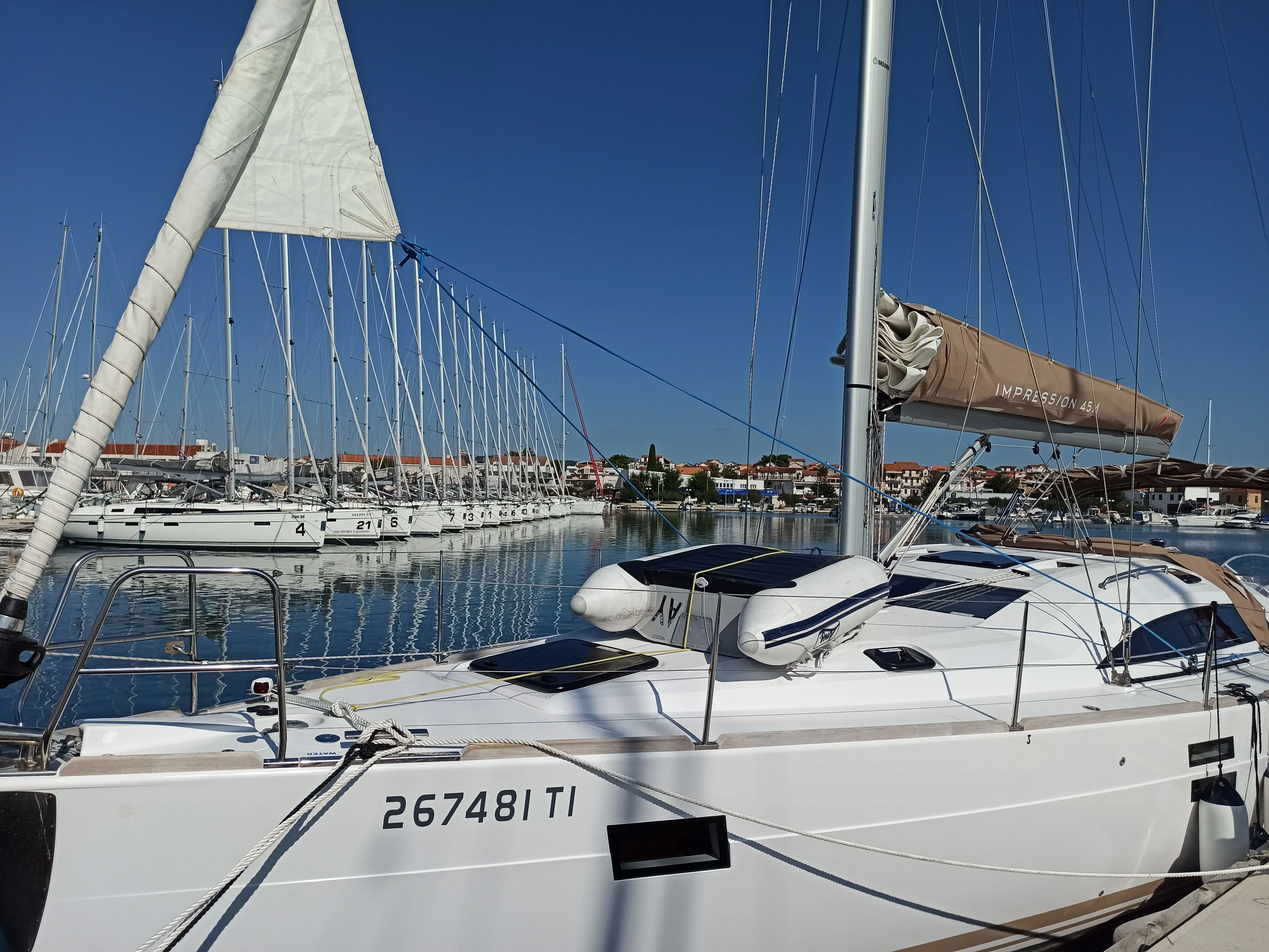 Diana Charterboot - 5