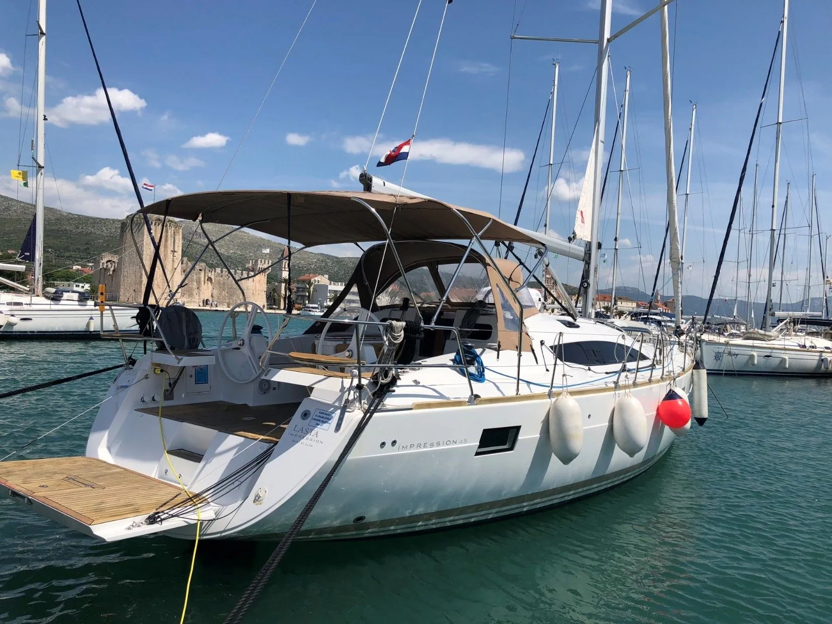 Lasta Charter Boat