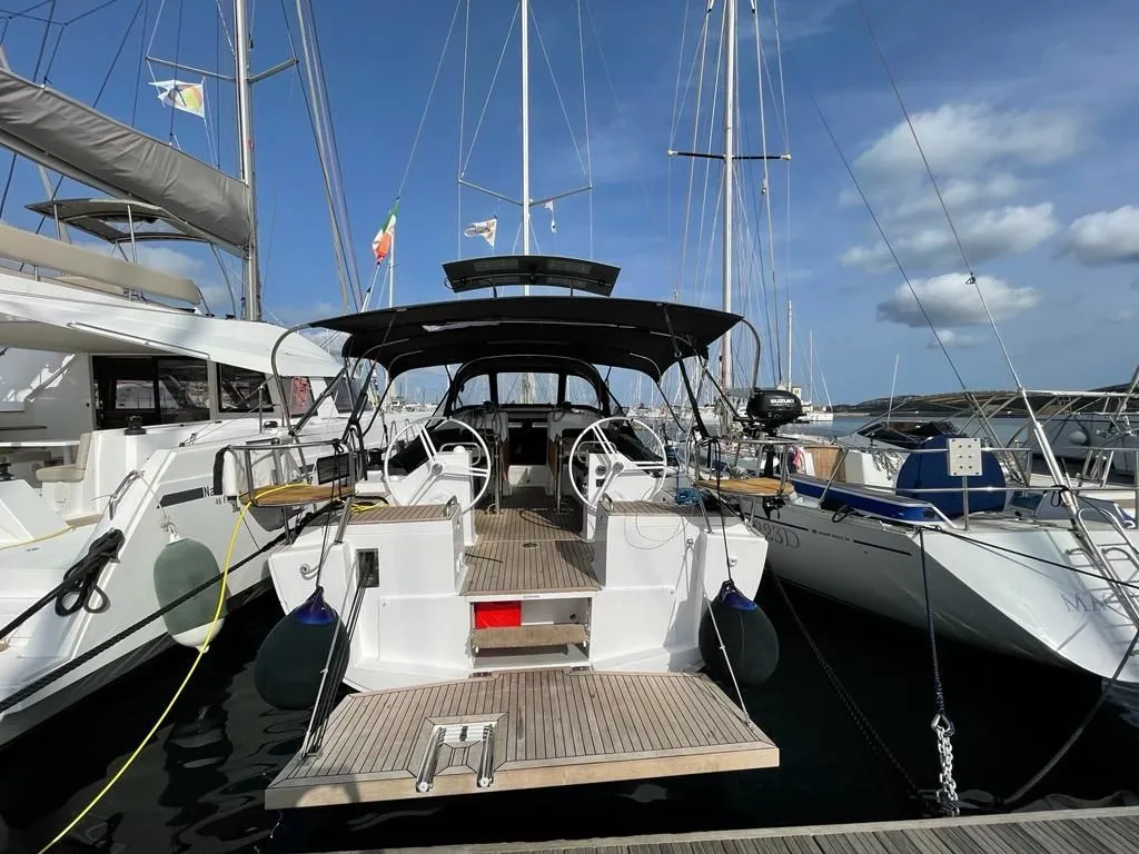 13.85m Cannigione Sailing Yacht Elan 45.1 Impression Hire