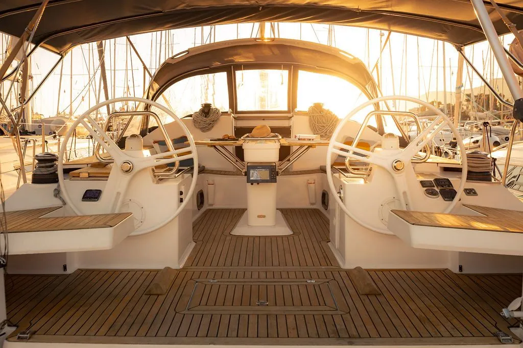 Iliana Charter Boat