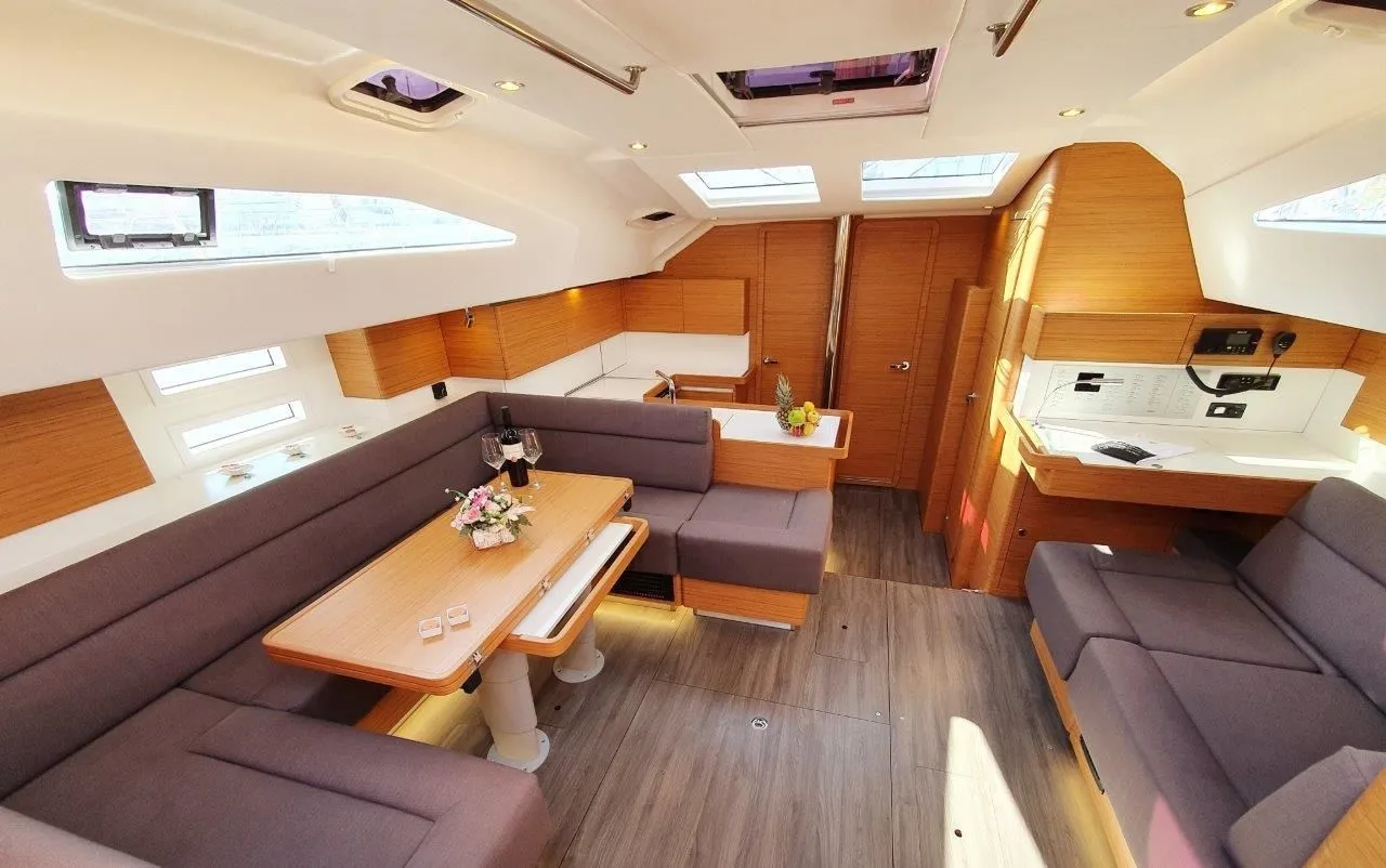 Suzy Charterboot - 5