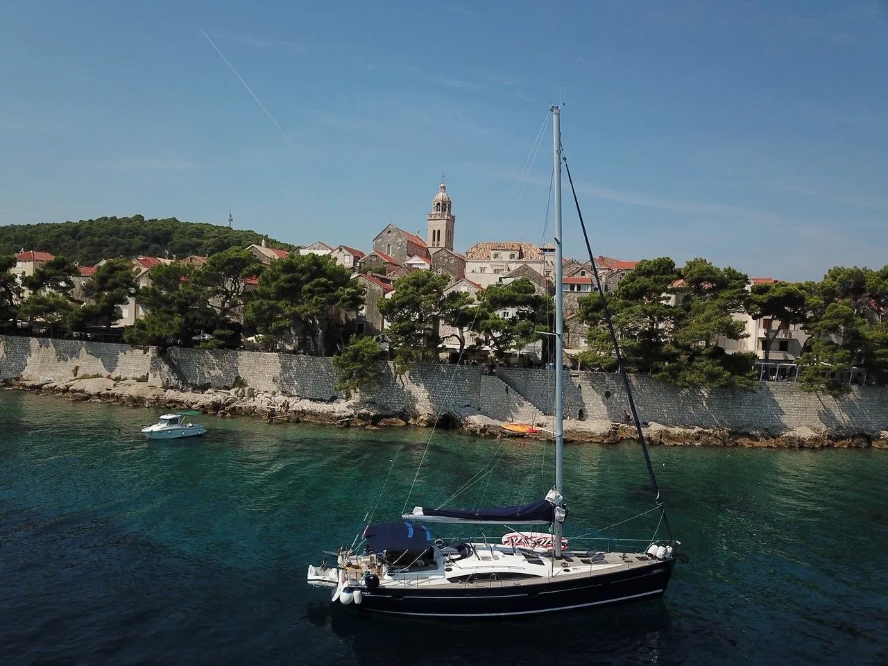 16.1m Ploče Boat Hire