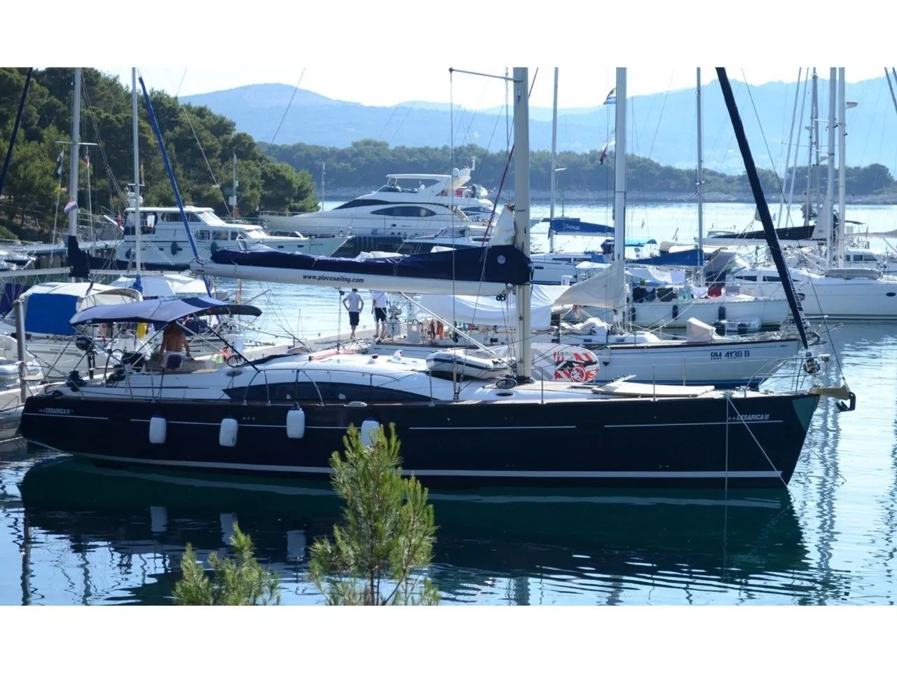 Cesarica 3 Charter Boat