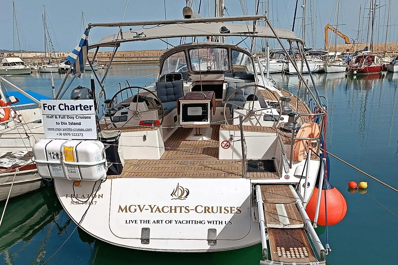 Rent a 16.1m Boat in Heraklio Town