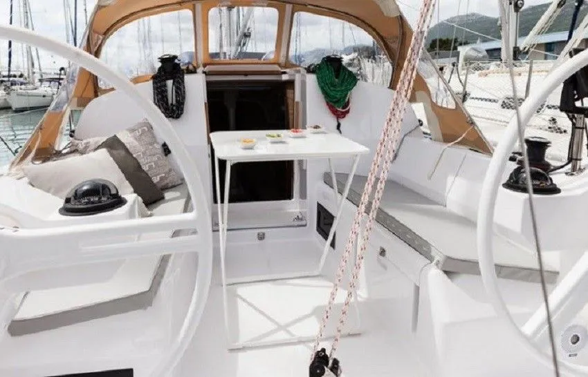 9.25m Kastela Elan E3 Hire