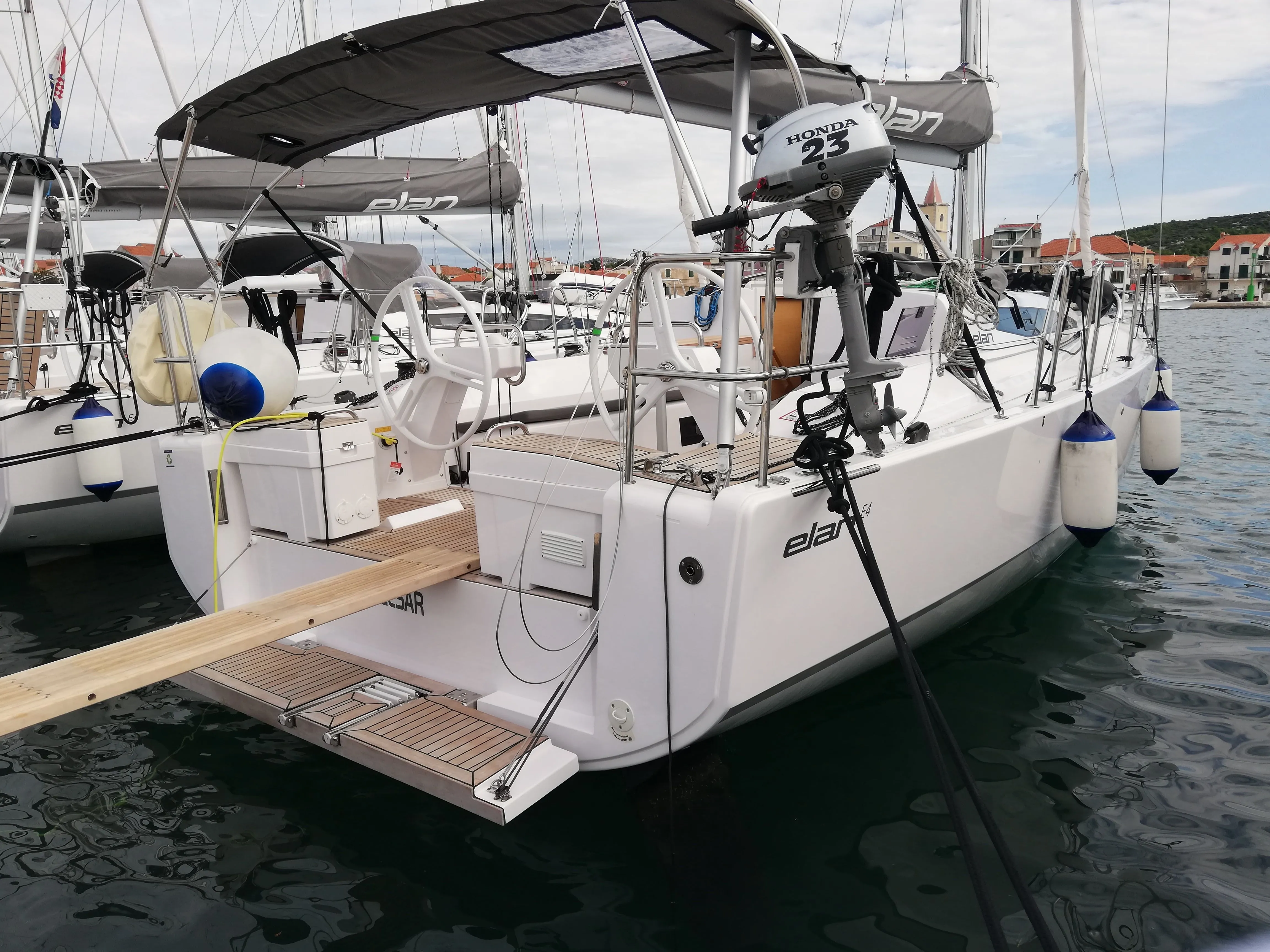Pirovac 10.6m Kiralık Tekne