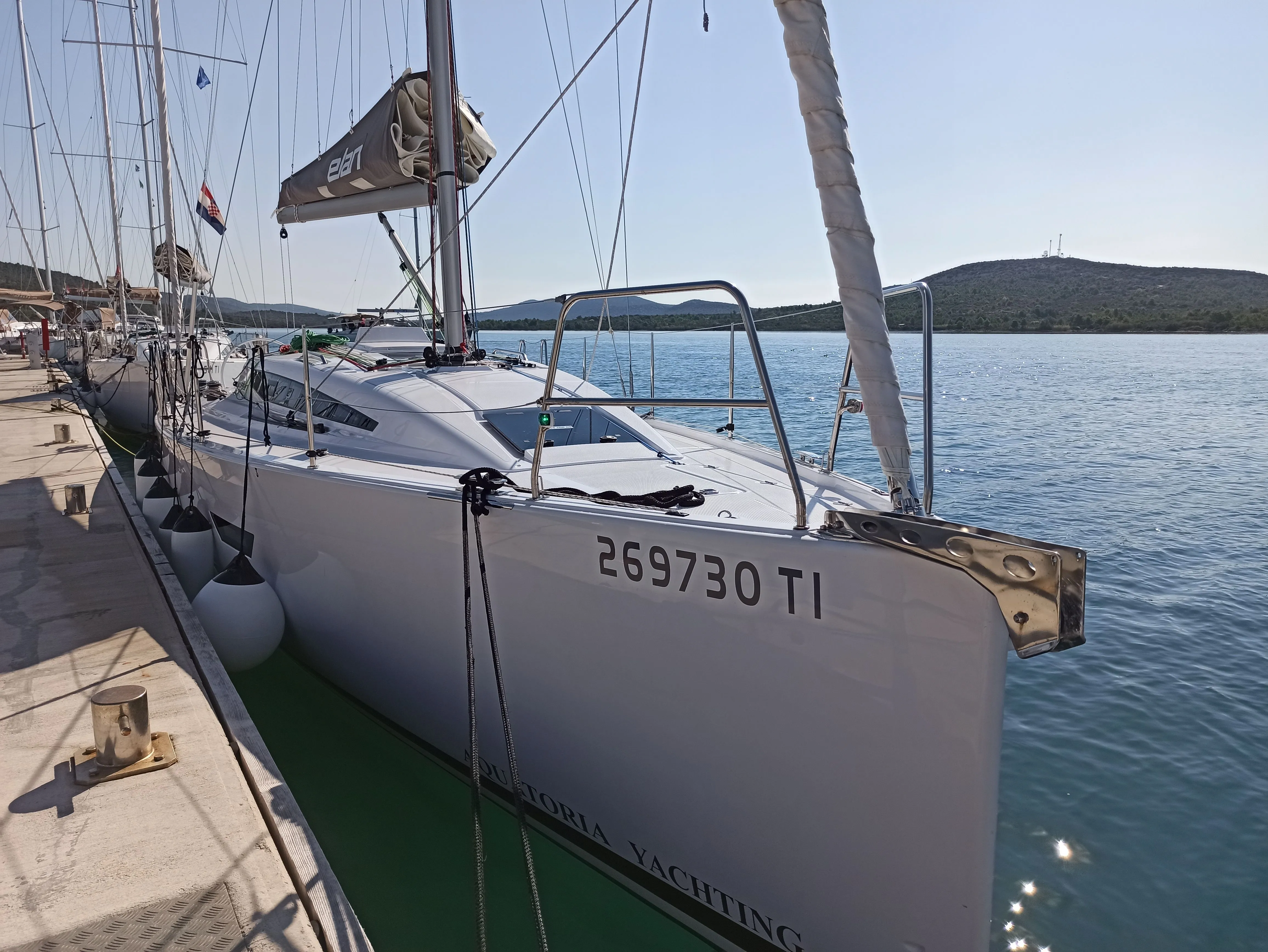 Helena Charterboot - 4