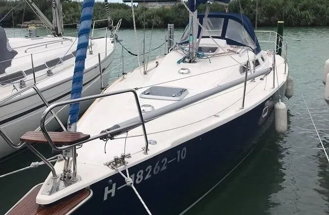10.97m Balatonföldvár 3 Cabin Sailing Yacht Hire