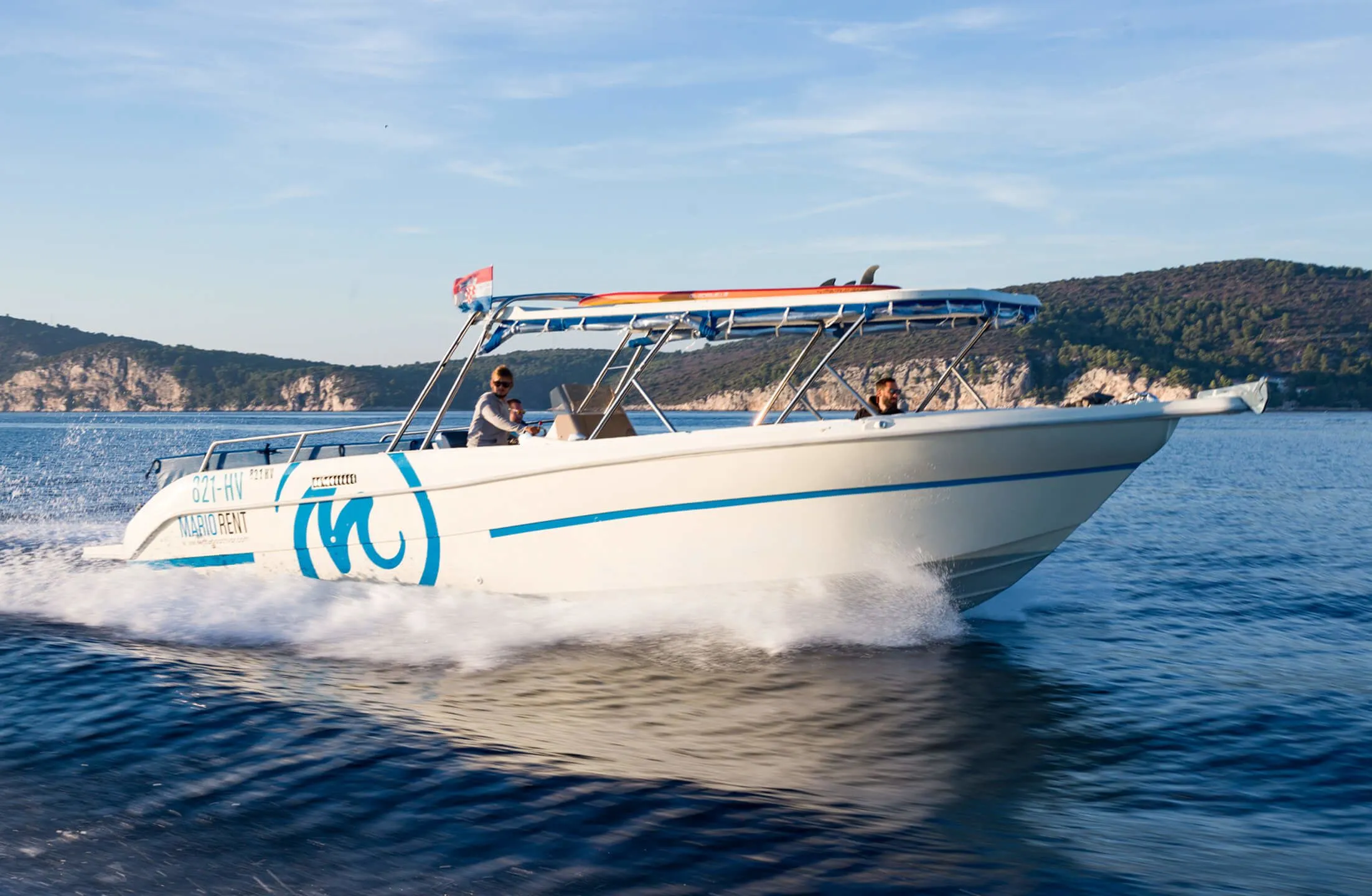 Rent a 11m Motor Boat in Hvar