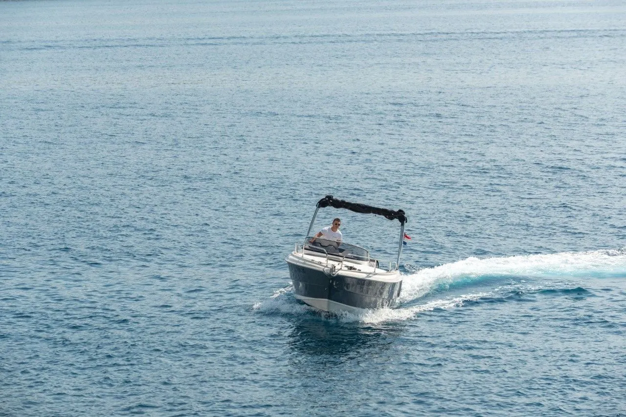 Charter a 7m Motor Boat Eolo 730 in Trogir