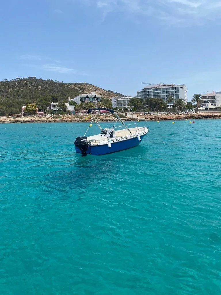 Rio Charter Boat