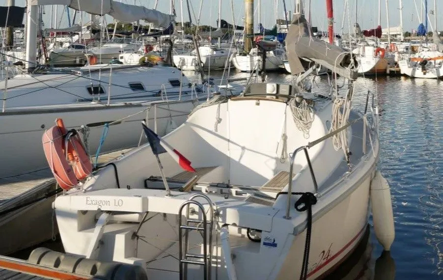 Explore Larmor-Plage on a 7.3m Rental Boat