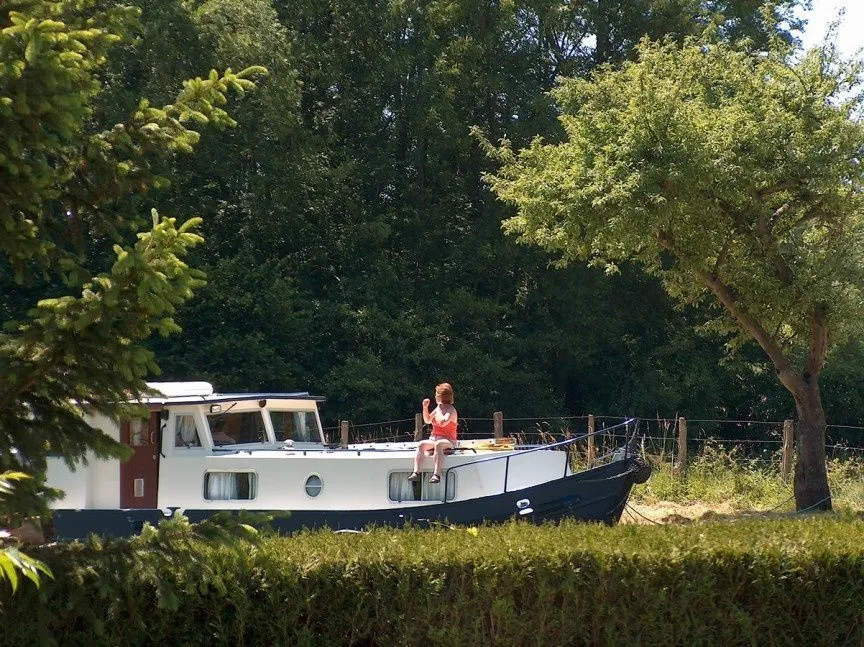 No Name Charter Boat