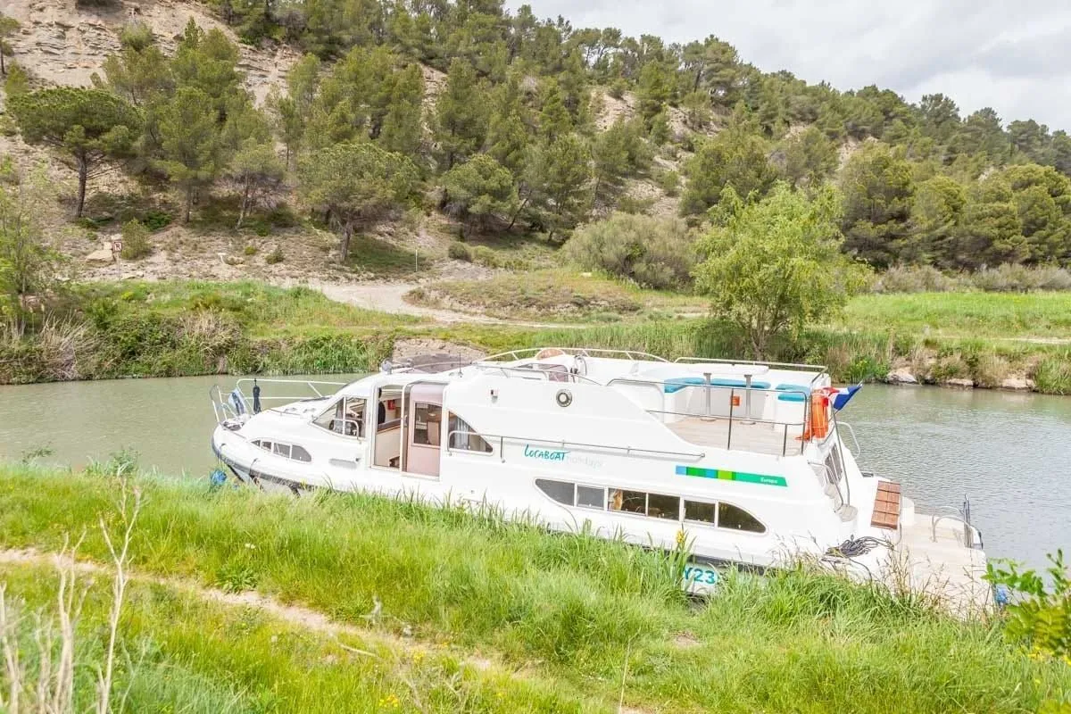 Explore Fürstenberg-Havel on a 12.95m Rental Boat