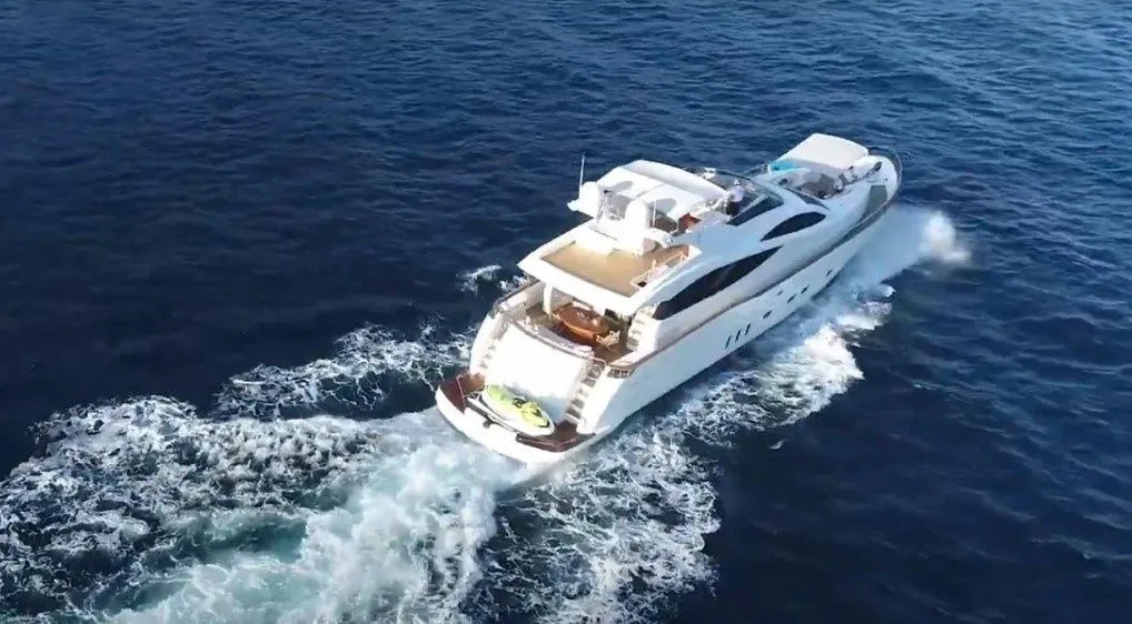24m Split Motor Yacht Hire