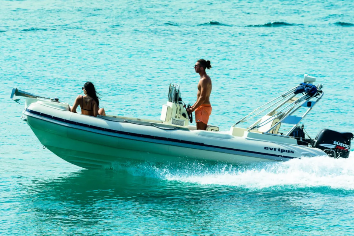 Rent a 5.45m Motor Boat in Nikiti