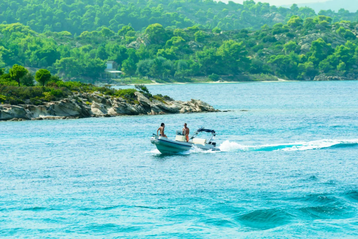 Rent a 5.45m Motor Boat in Nikiti