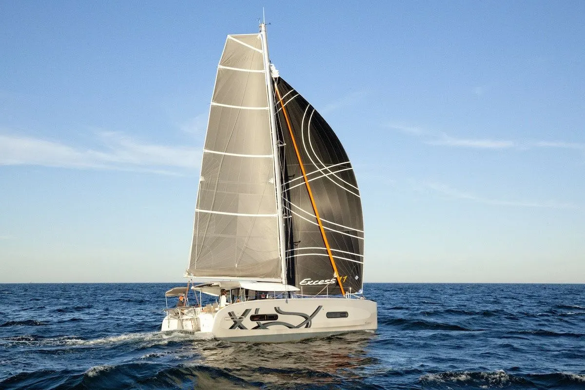 Bronze Kiss Mietboot