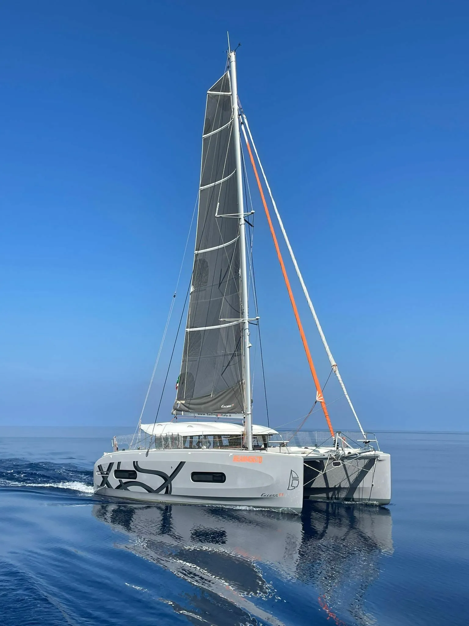 Zèfiro Charter Boat