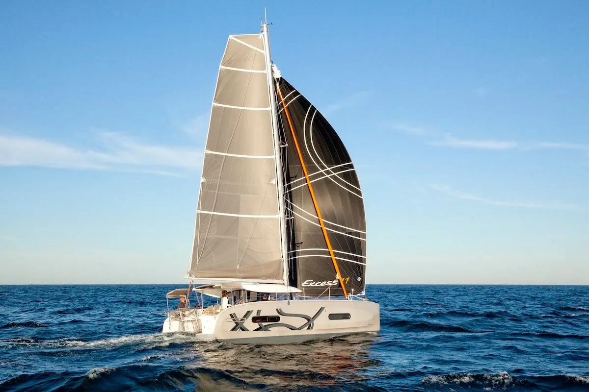Explore Nettuno on a 11.33m Rental Boat